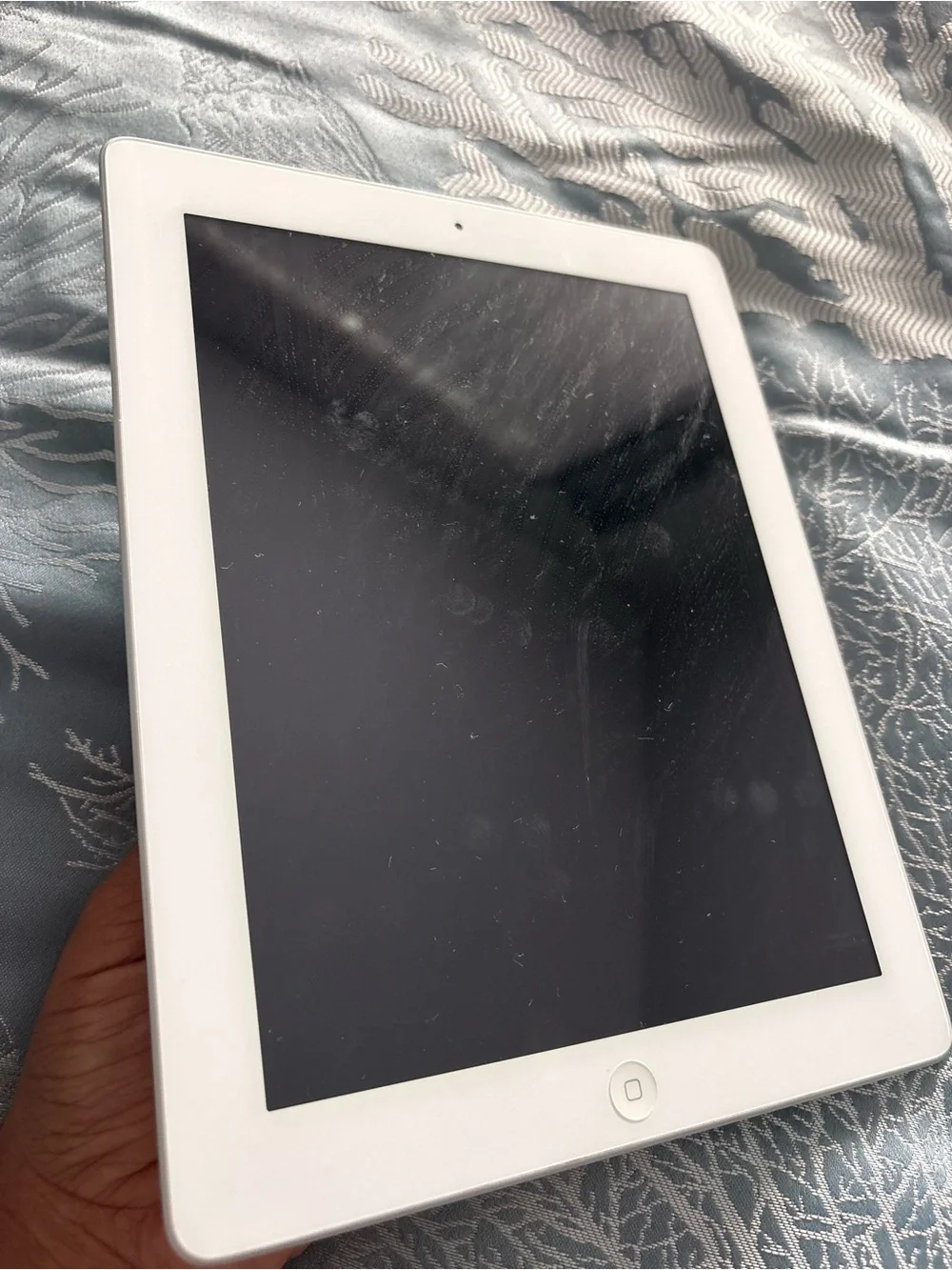 Apple iPad Tablet in White - 4th gen